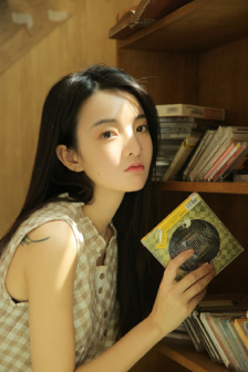 女同